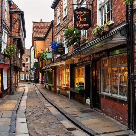 Hot Tub 5 Star Country Park 度假居 *